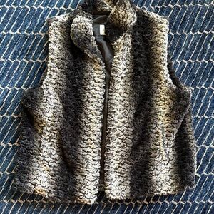 Adore size X-Large Faux Fur Textured Vest